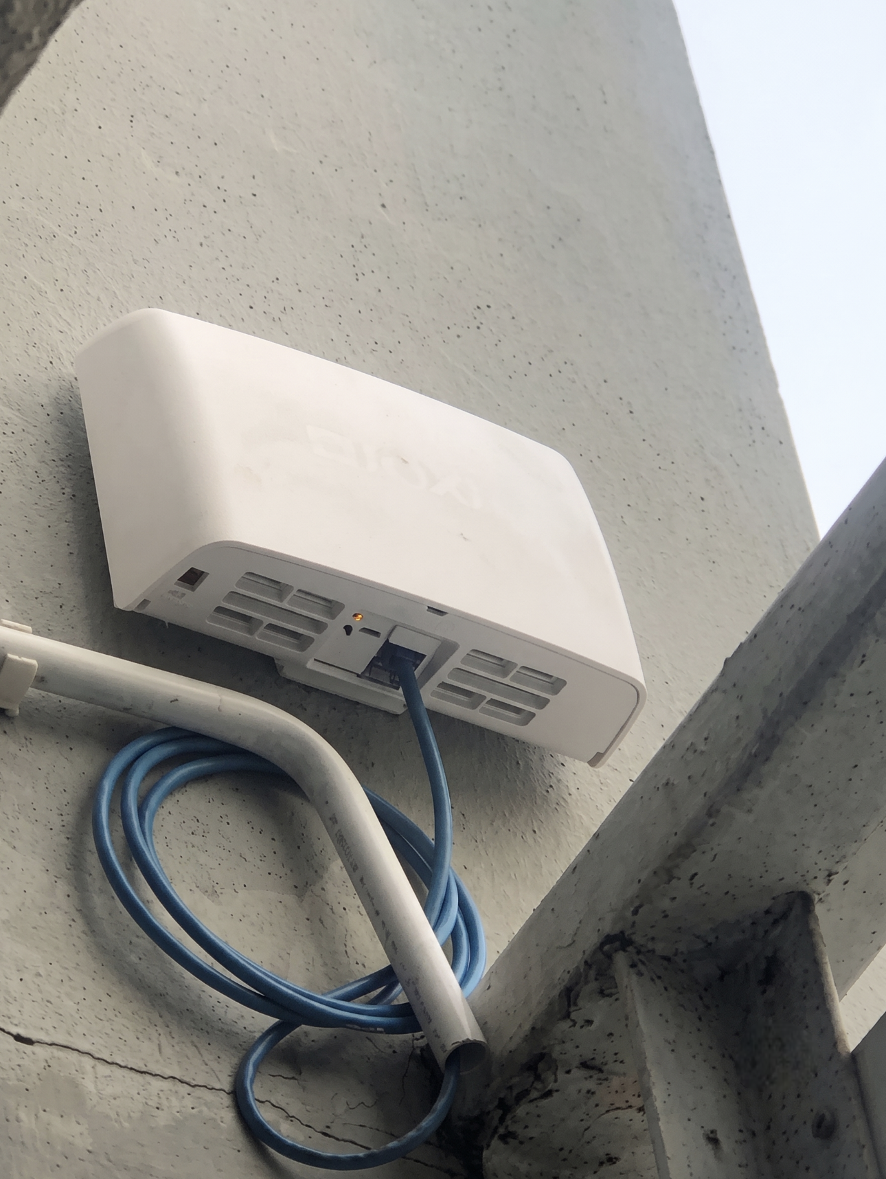 Air quality monitoring device