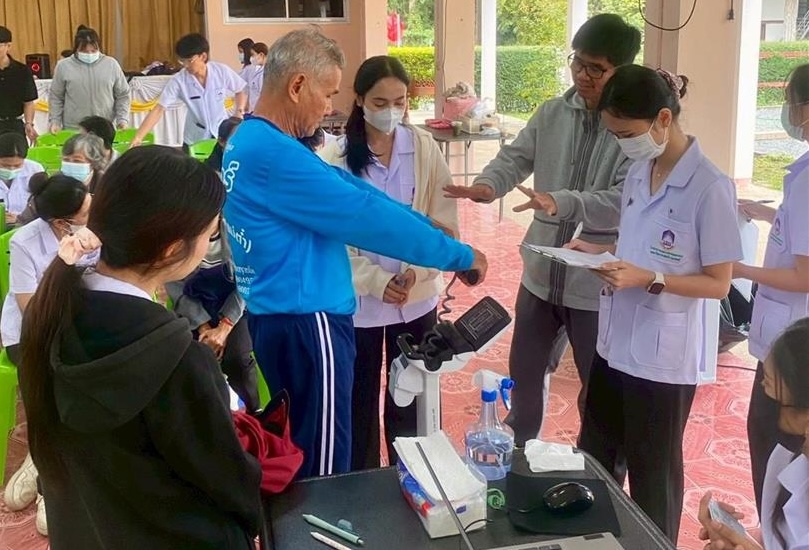 UP students conducting personalized nutrition services for elderly participants in Mae Sai Subdistrict