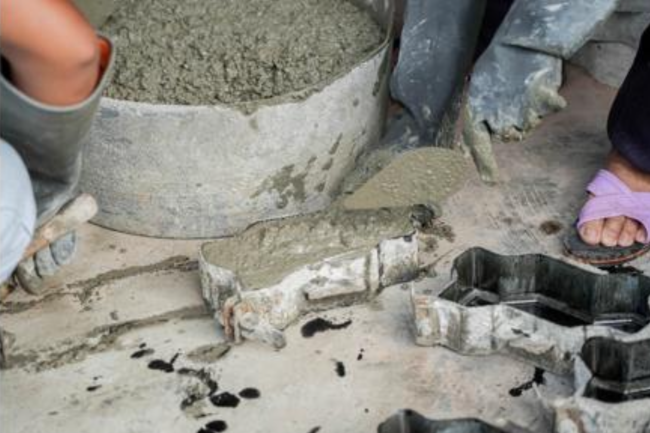 Recycled plastic paving block molds