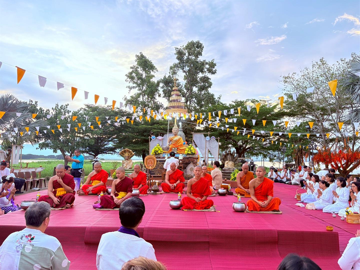Boat ceremony to pay respect to Luang Pho Sila as part of the Grand Moment of Memories event