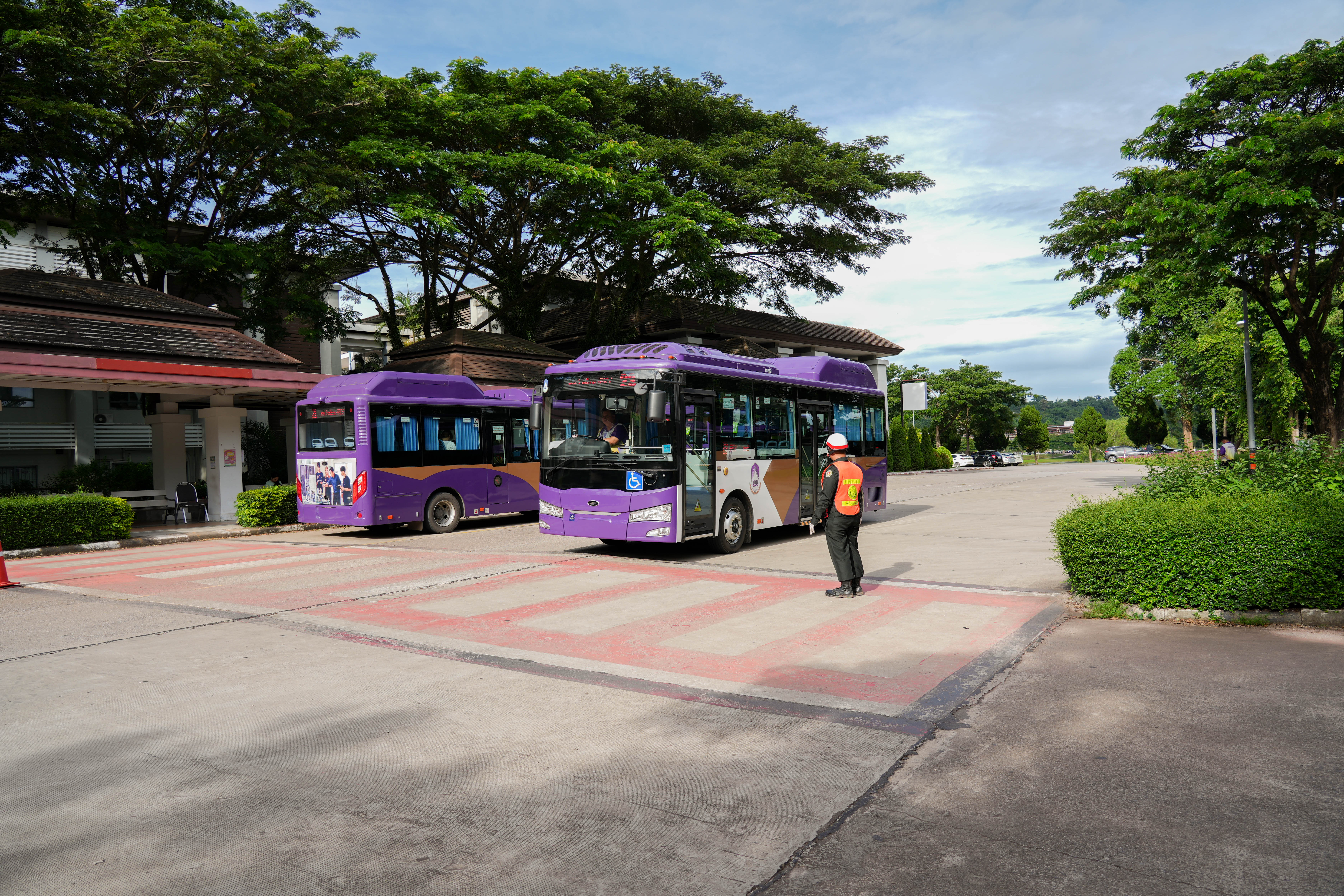 Shuttle Services Electric buses