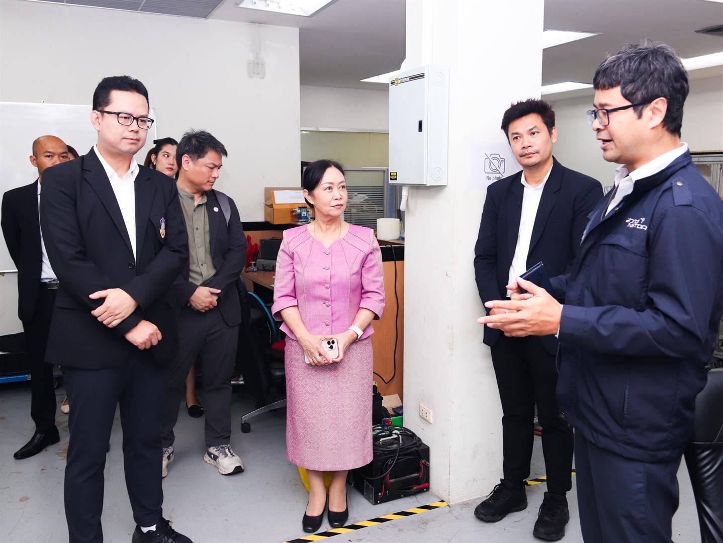 University of Phayao delegation touring NSTDA research laboratory ahead of MoU signing