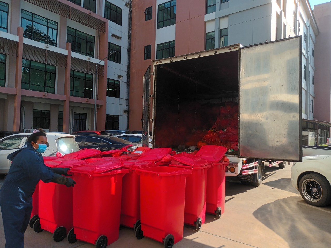 Infectious waste collection bins