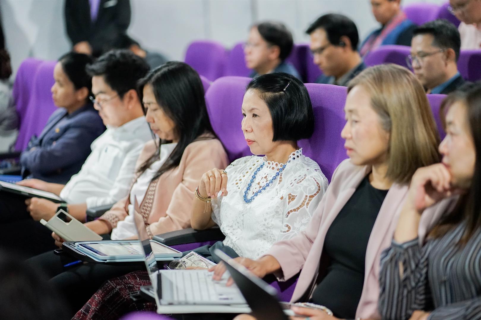 Lecture on carbon footprint assessment delivered by School of Energy and Environment faculty