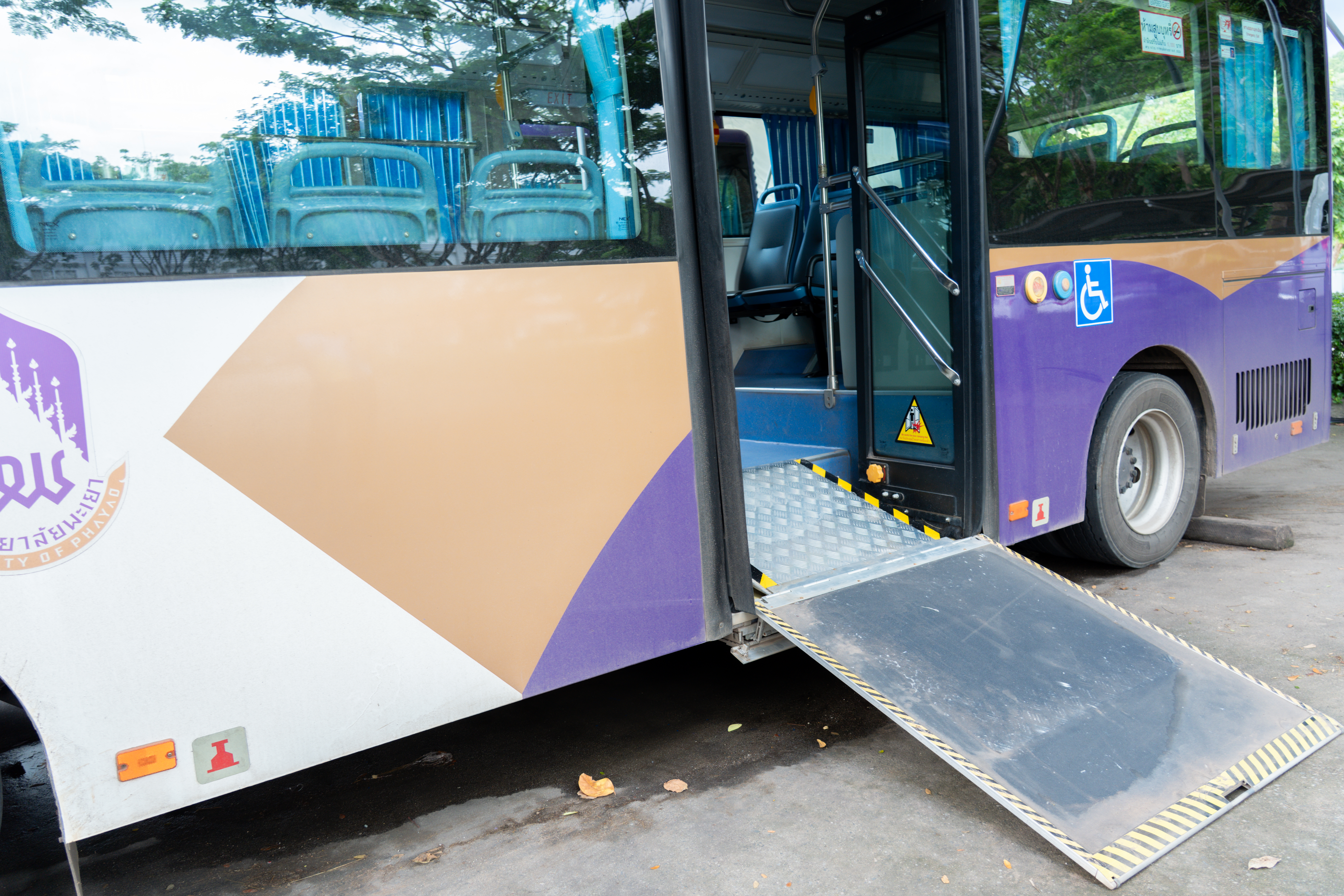 Public electric bus accessible for persons with disabilities