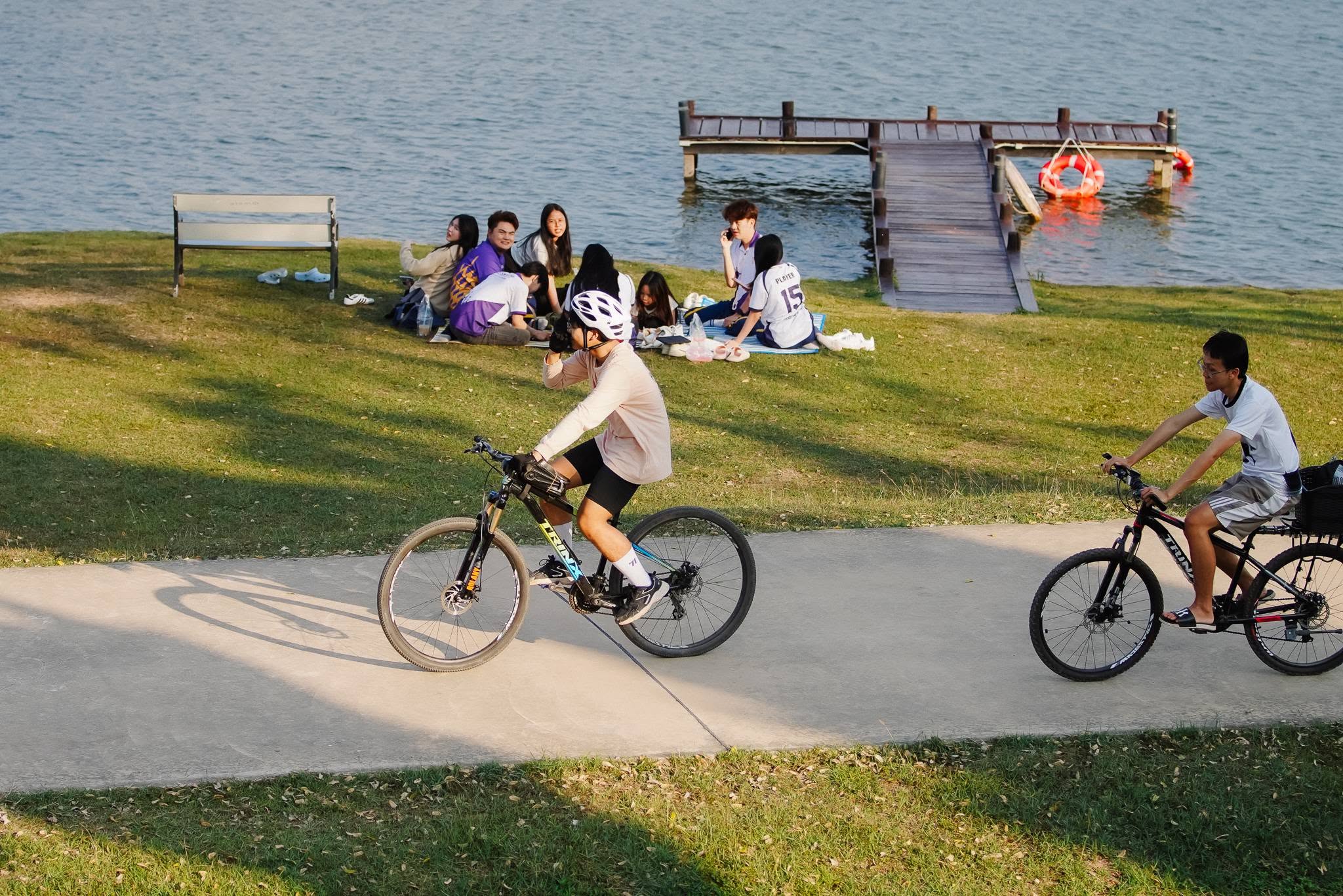 Green spaces for relaxation, cycling by the lake