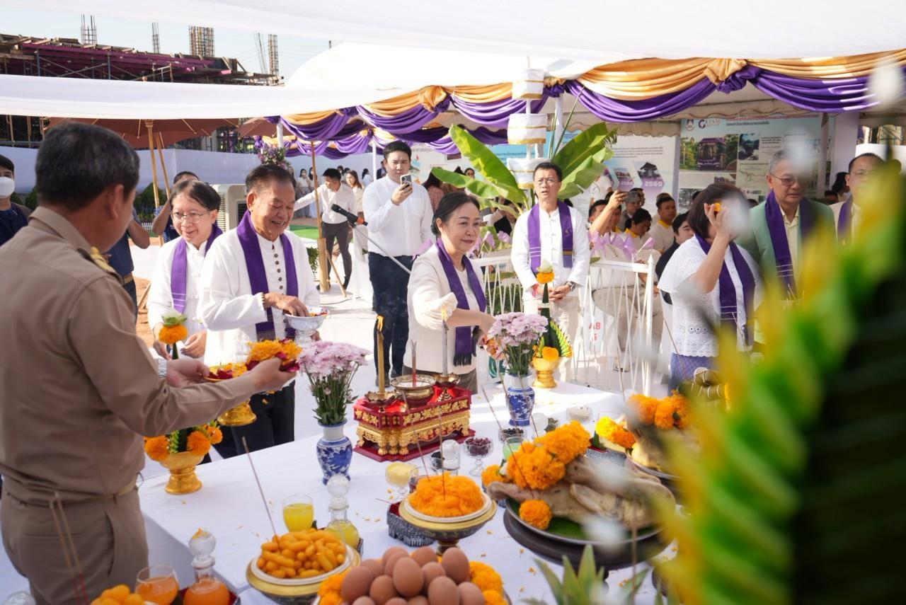 Officials at the foundation stone laying ceremony for the University of Phayao Science Park
